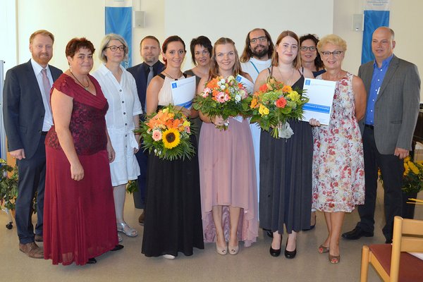 Geehrte Absolventen (Foto: Andrea Käsbauer (Krankenhaus St. Barbara Schwandorf))